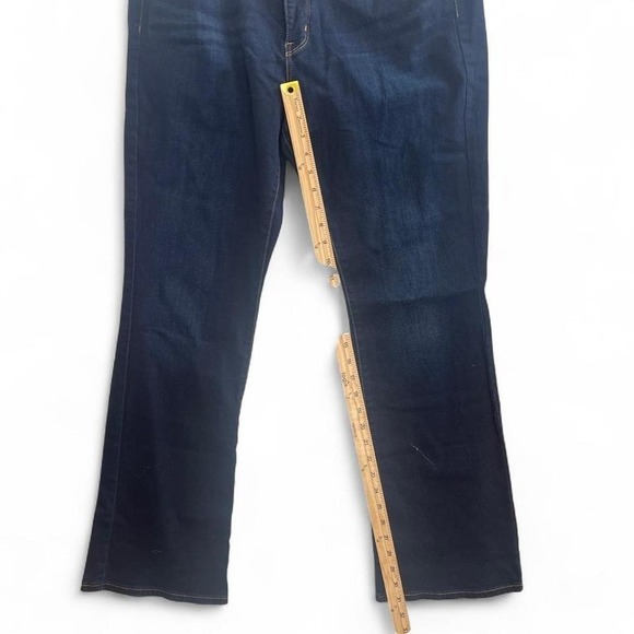 Woman's levi jeans - Picture 5 of 6